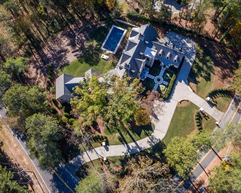 1150 W Garmon Road, Atlanta, Georgia 30327, 5 Bedrooms Bedrooms, ,5 BathroomsBathrooms,Residential,Sold,1150 W Garmon Road,5789118