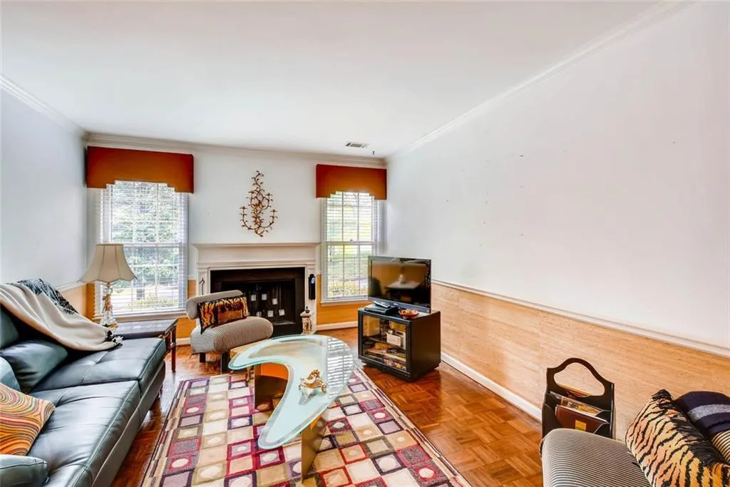 516 The North Chace, Sandy Springs, Georgia 30328, 3 Bedrooms Bedrooms, ,2 BathroomsBathrooms,Residential,Sold,516 The North Chace,5836833