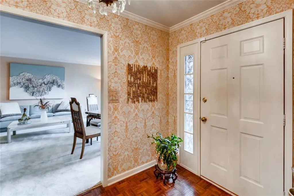 516 The North Chace, Sandy Springs, Georgia 30328, 3 Bedrooms Bedrooms, ,2 BathroomsBathrooms,Residential,Sold,516 The North Chace,5836833