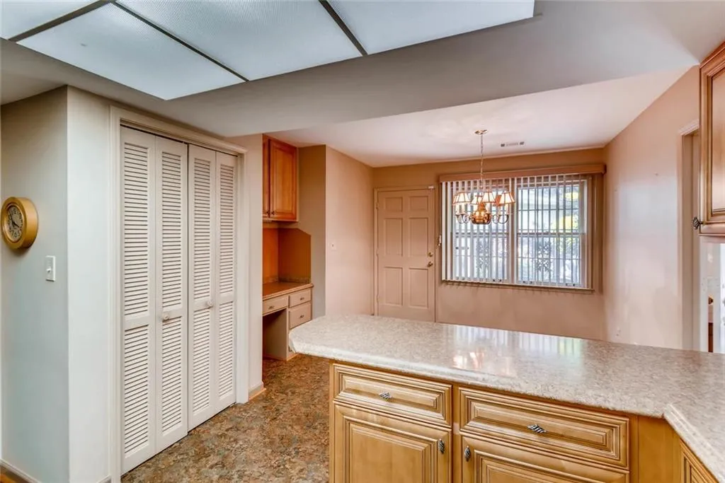 516 The North Chace, Sandy Springs, Georgia 30328, 3 Bedrooms Bedrooms, ,2 BathroomsBathrooms,Residential,Sold,516 The North Chace,5836833