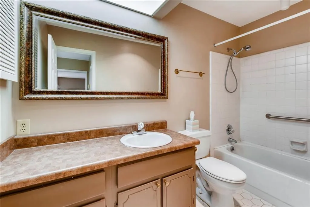 516 The North Chace, Sandy Springs, Georgia 30328, 3 Bedrooms Bedrooms, ,2 BathroomsBathrooms,Residential,Sold,516 The North Chace,5836833