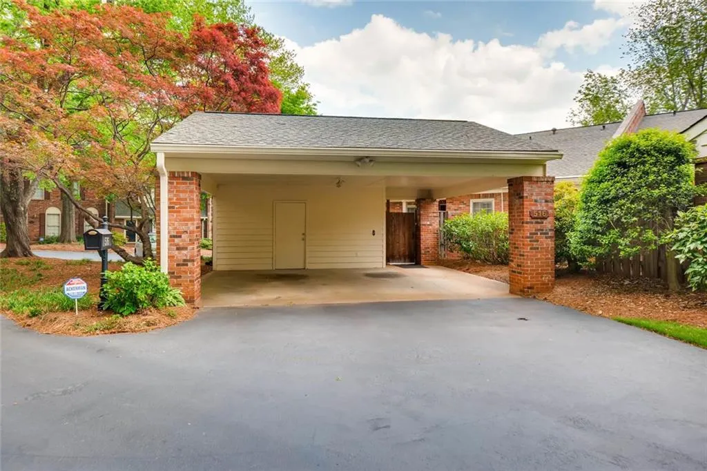 516 The North Chace, Sandy Springs, Georgia 30328, 3 Bedrooms Bedrooms, ,2 BathroomsBathrooms,Residential,Sold,516 The North Chace,5836833