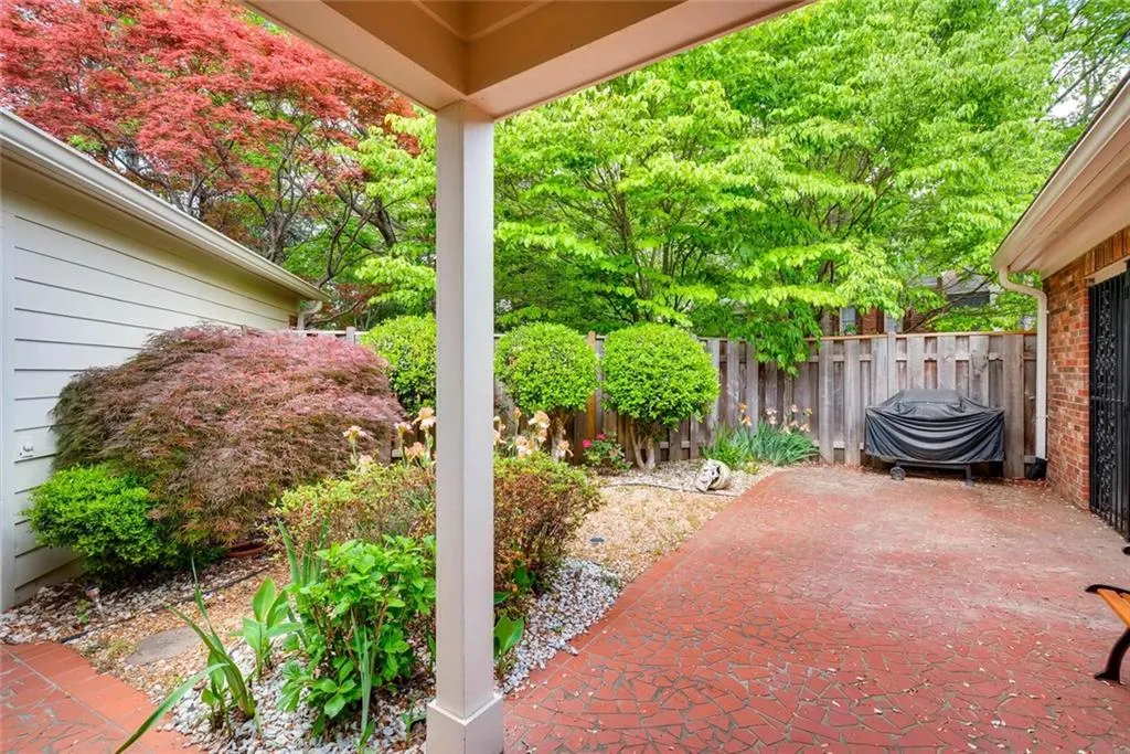 516 The North Chace, Sandy Springs, Georgia 30328, 3 Bedrooms Bedrooms, ,2 BathroomsBathrooms,Residential,Sold,516 The North Chace,5836833