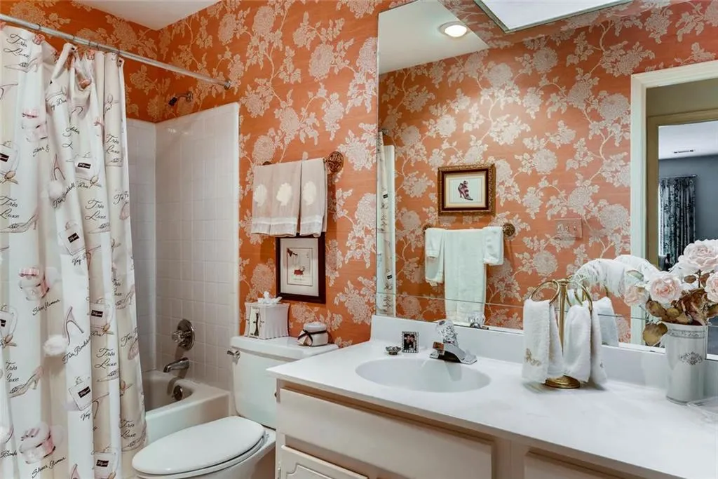 516 The North Chace, Sandy Springs, Georgia 30328, 3 Bedrooms Bedrooms, ,2 BathroomsBathrooms,Residential,Sold,516 The North Chace,5836833