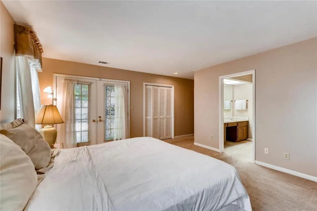 516 The North Chace, Sandy Springs, Georgia 30328, 3 Bedrooms Bedrooms, ,2 BathroomsBathrooms,Residential,Sold,516 The North Chace,5836833