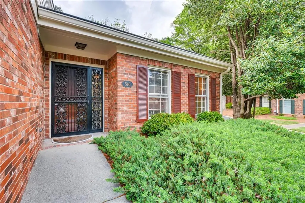 516 The North Chace, Sandy Springs, Georgia 30328, 3 Bedrooms Bedrooms, ,2 BathroomsBathrooms,Residential,Sold,516 The North Chace,5836833