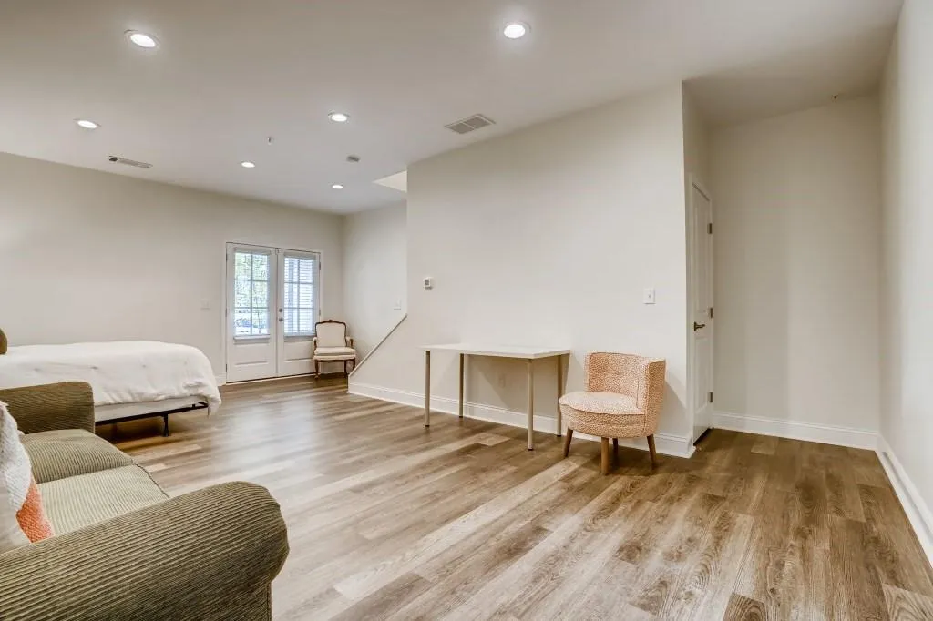 6605 Encore Boulevard, Sandy Springs, Georgia 30328, 4 Bedrooms Bedrooms, ,4 BathroomsBathrooms,Residential,Sold,6605 Encore Boulevard,6928669