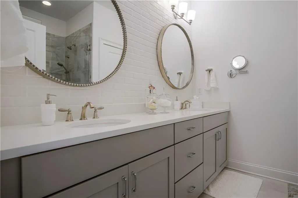 6605 Encore Boulevard, Sandy Springs, Georgia 30328, 4 Bedrooms Bedrooms, ,4 BathroomsBathrooms,Residential,Sold,6605 Encore Boulevard,6928669