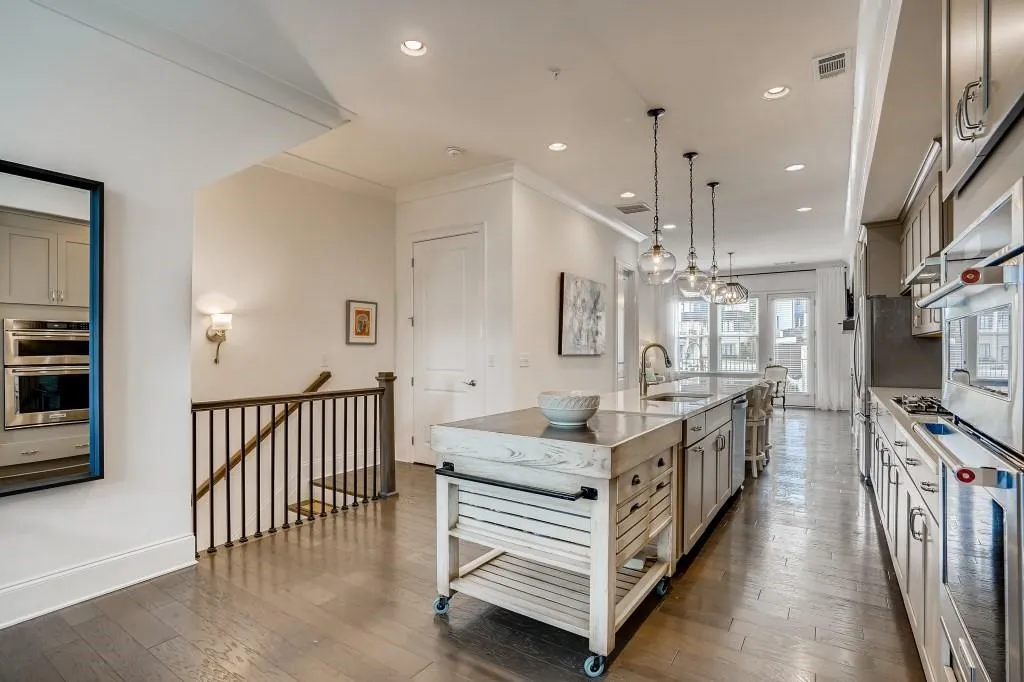 6605 Encore Boulevard, Sandy Springs, Georgia 30328, 4 Bedrooms Bedrooms, ,4 BathroomsBathrooms,Residential,Sold,6605 Encore Boulevard,6928669
