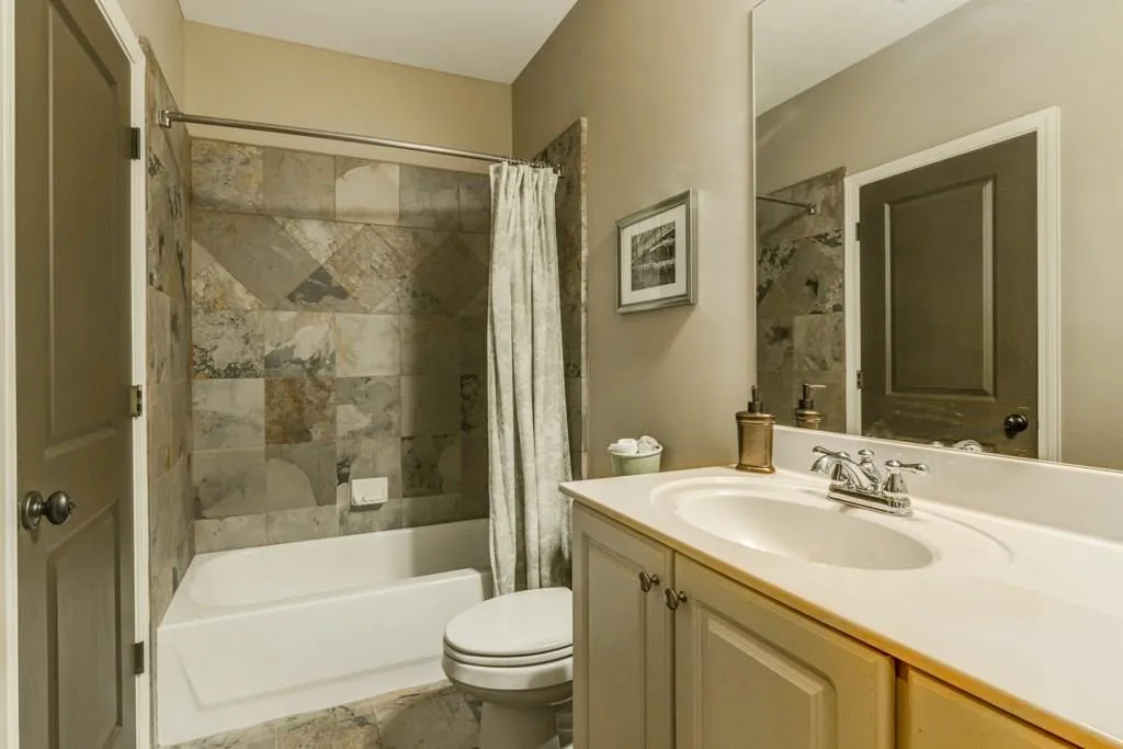 7970 Magnolia Square, Sandy Springs, Georgia 30350, 4 Bedrooms Bedrooms, ,3 BathroomsBathrooms,Residential,Sold,7970 Magnolia Square,5952078