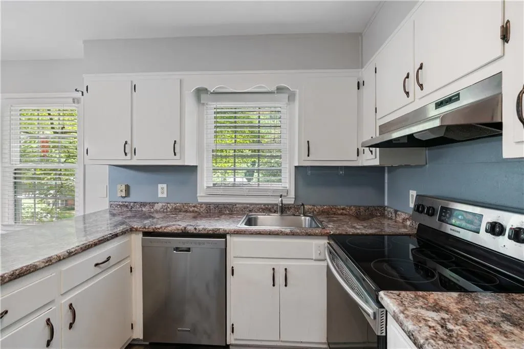 1155 Winding Creek Trail, Sandy Springs, Georgia 30328, 4 Bedrooms Bedrooms, ,3 BathroomsBathrooms,Residential,Sold,1155 Winding Creek Trail,7390657