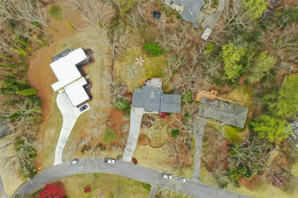 709 Carriage Drive, Sandy Springs, Georgia 30328, 4 Bedrooms Bedrooms, ,2 BathroomsBathrooms,Residential,Sold,709 Carriage Drive,7192699