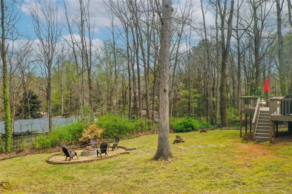 709 Carriage Drive, Sandy Springs, Georgia 30328, 4 Bedrooms Bedrooms, ,2 BathroomsBathrooms,Residential,Sold,709 Carriage Drive,7192699