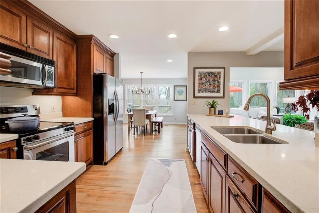 709 Carriage Drive, Sandy Springs, Georgia 30328, 4 Bedrooms Bedrooms, ,2 BathroomsBathrooms,Residential,Sold,709 Carriage Drive,7192699