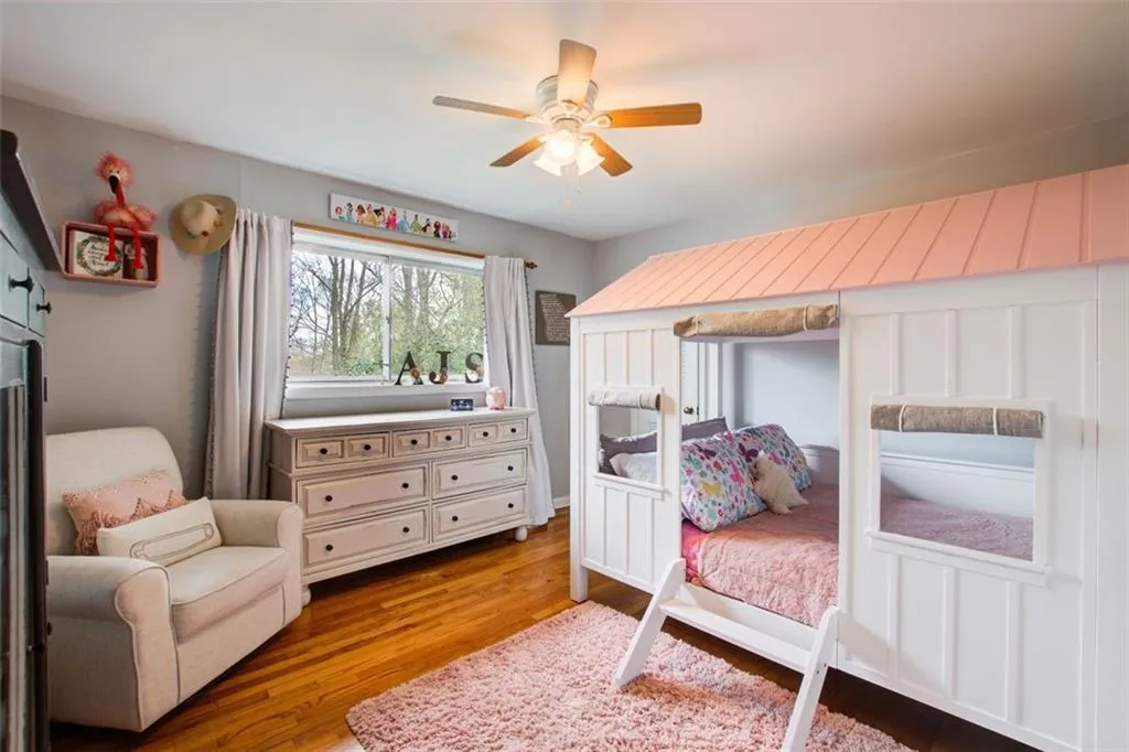 709 Carriage Drive, Sandy Springs, Georgia 30328, 4 Bedrooms Bedrooms, ,2 BathroomsBathrooms,Residential,Sold,709 Carriage Drive,7192699