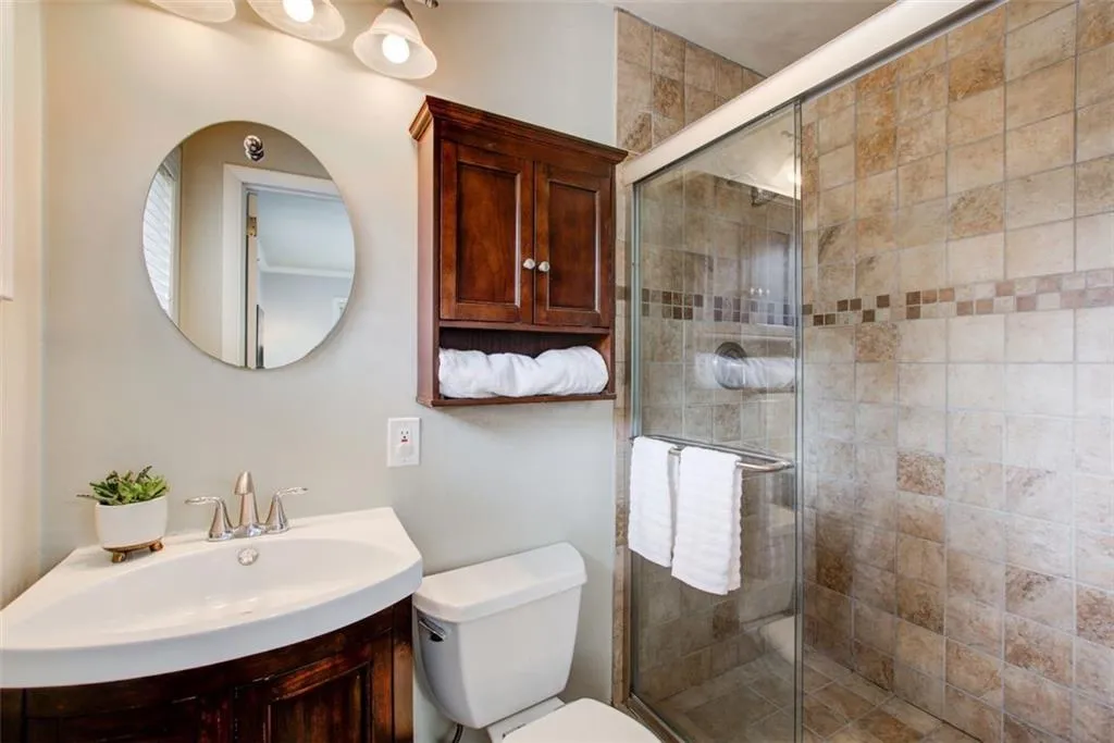 709 Carriage Drive, Sandy Springs, Georgia 30328, 4 Bedrooms Bedrooms, ,2 BathroomsBathrooms,Residential,Sold,709 Carriage Drive,7192699