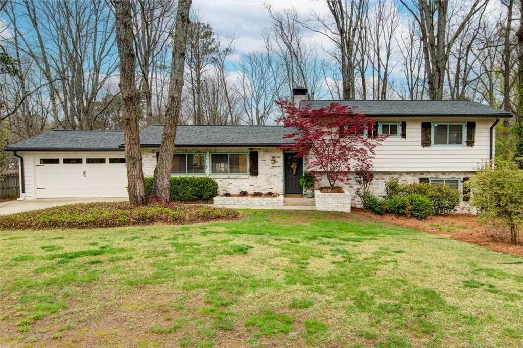 709 Carriage Drive, Sandy Springs, Georgia 30328, 4 Bedrooms Bedrooms, ,2 BathroomsBathrooms,Residential,Sold,709 Carriage Drive,7192699
