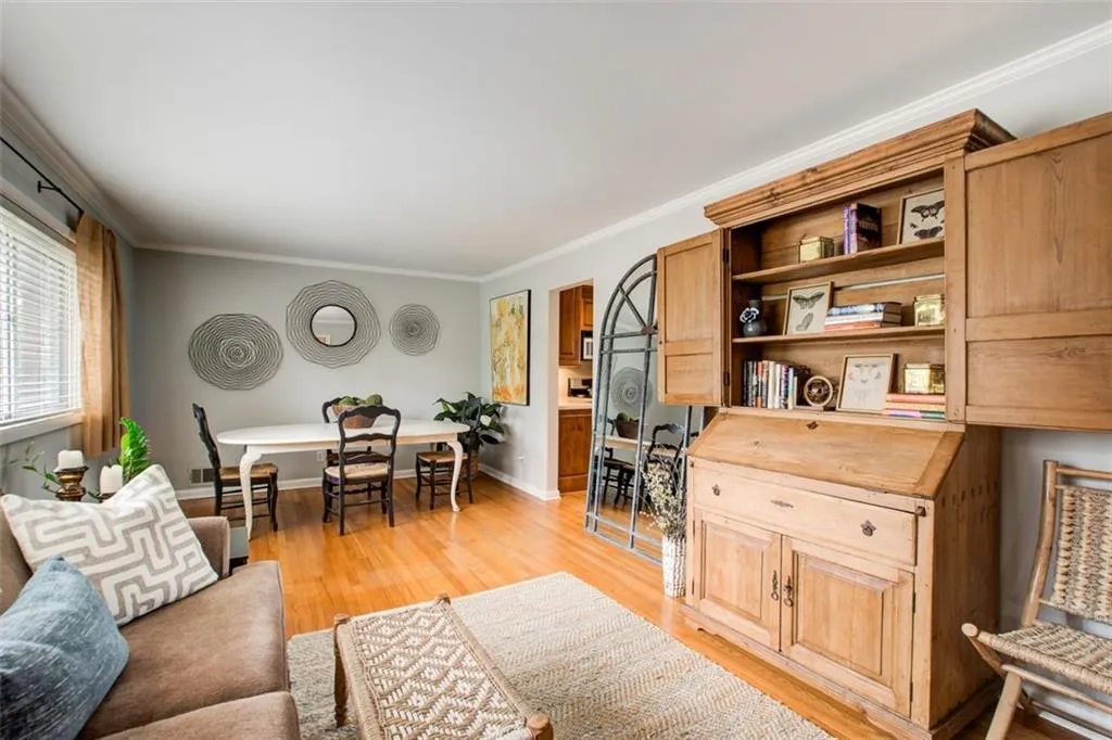 709 Carriage Drive, Sandy Springs, Georgia 30328, 4 Bedrooms Bedrooms, ,2 BathroomsBathrooms,Residential,Sold,709 Carriage Drive,7192699