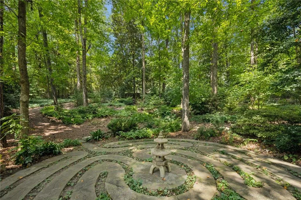 3990 E Brookhaven Drive Ne, Atlanta, Georgia 30319, 4 Bedrooms Bedrooms, 0 ,5 BathroomsBathrooms,Residential,For Sale,3990 E Brookhaven Drive Ne,7834076