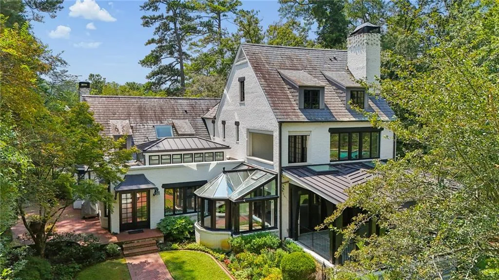 3990 E Brookhaven Drive Ne, Atlanta, Georgia 30319, 4 Bedrooms Bedrooms, 0 ,5 BathroomsBathrooms,Residential,For Sale,3990 E Brookhaven Drive Ne,7834076