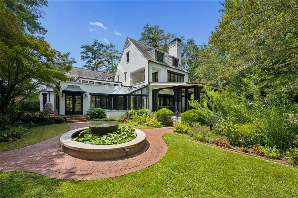 3990 E Brookhaven Drive Ne, Atlanta, Georgia 30319, 4 Bedrooms Bedrooms, 0 ,5 BathroomsBathrooms,Residential,For Sale,3990 E Brookhaven Drive Ne,7834076