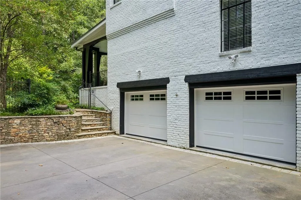 3990 E Brookhaven Drive Ne, Atlanta, Georgia 30319, 4 Bedrooms Bedrooms, 0 ,5 BathroomsBathrooms,Residential,For Sale,3990 E Brookhaven Drive Ne,7834076
