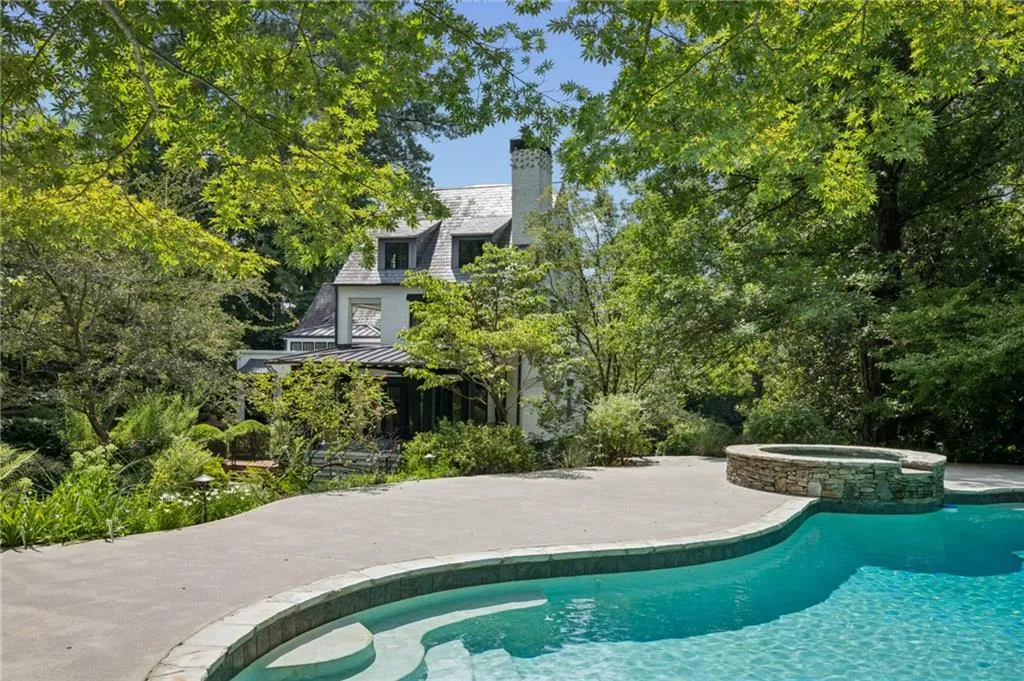 3990 E Brookhaven Drive Ne, Atlanta, Georgia 30319, 4 Bedrooms Bedrooms, 0 ,5 BathroomsBathrooms,Residential,For Sale,3990 E Brookhaven Drive Ne,7834076