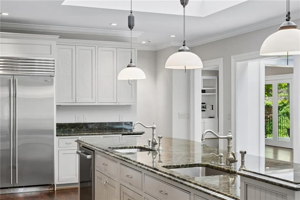 3990 E Brookhaven Drive Ne, Atlanta, Georgia 30319, 4 Bedrooms Bedrooms, 0 ,5 BathroomsBathrooms,Residential,For Sale,3990 E Brookhaven Drive Ne,7834076