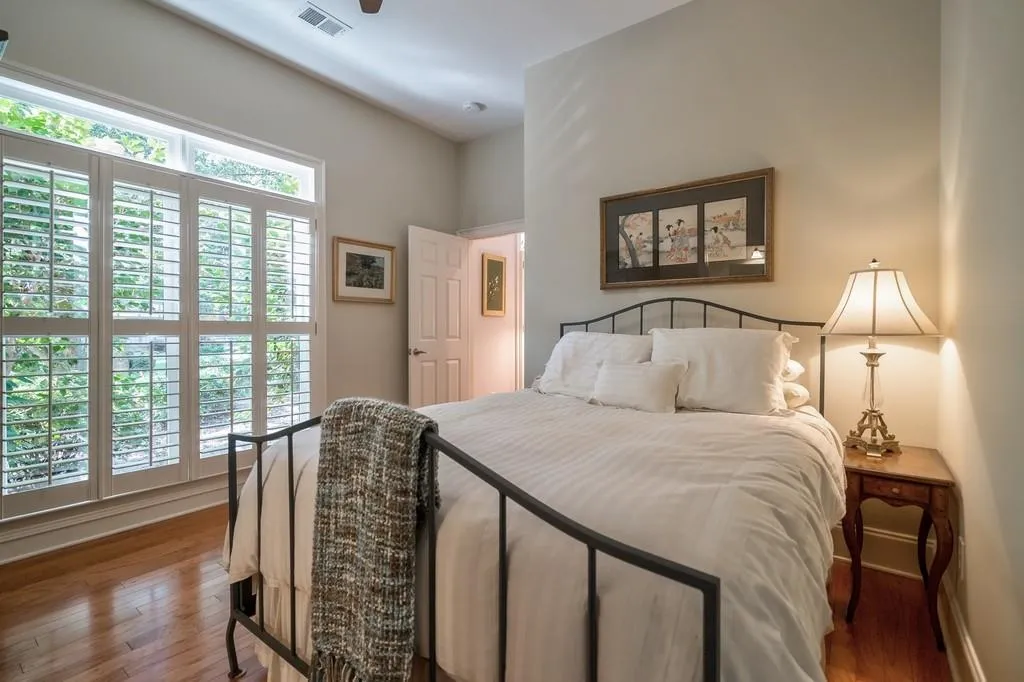 104 Glentown Way, Sandy Springs, Georgia 30328, 3 Bedrooms Bedrooms, ,3 BathroomsBathrooms,Residential,Sold,104 Glentown Way,6084088