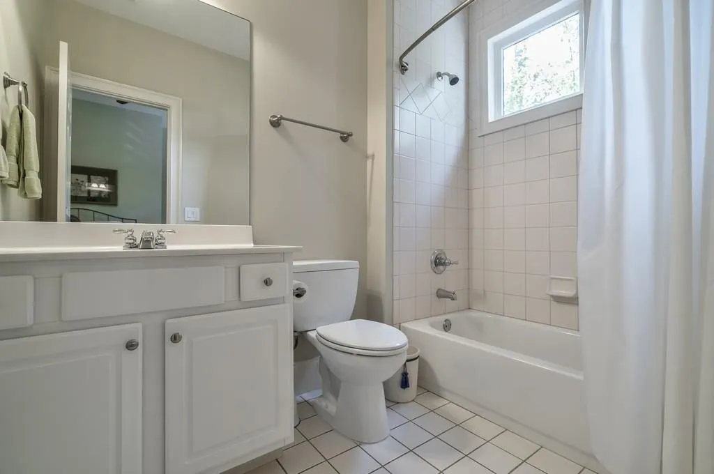 104 Glentown Way, Sandy Springs, Georgia 30328, 3 Bedrooms Bedrooms, ,3 BathroomsBathrooms,Residential,Sold,104 Glentown Way,6084088