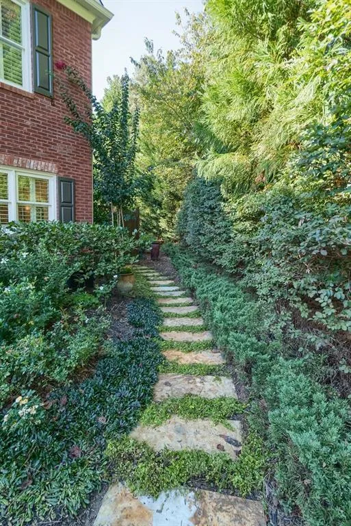 104 Glentown Way, Sandy Springs, Georgia 30328, 3 Bedrooms Bedrooms, ,3 BathroomsBathrooms,Residential,Sold,104 Glentown Way,6084088