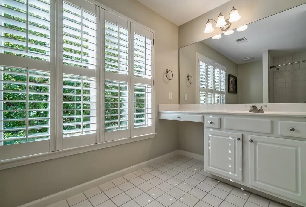 104 Glentown Way, Sandy Springs, Georgia 30328, 3 Bedrooms Bedrooms, ,3 BathroomsBathrooms,Residential,Sold,104 Glentown Way,6084088