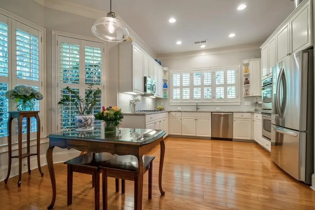 104 Glentown Way, Sandy Springs, Georgia 30328, 3 Bedrooms Bedrooms, ,3 BathroomsBathrooms,Residential,Sold,104 Glentown Way,6084088