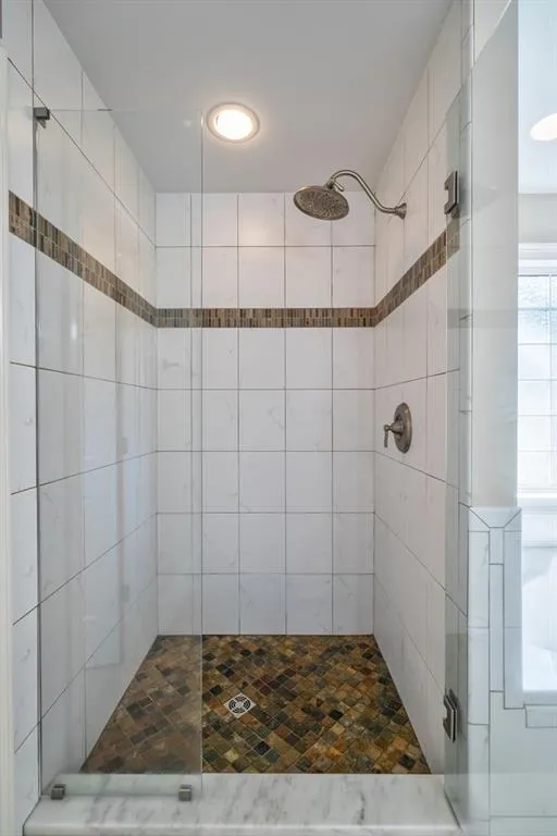 104 Glentown Way, Sandy Springs, Georgia 30328, 3 Bedrooms Bedrooms, ,3 BathroomsBathrooms,Residential,Sold,104 Glentown Way,6084088