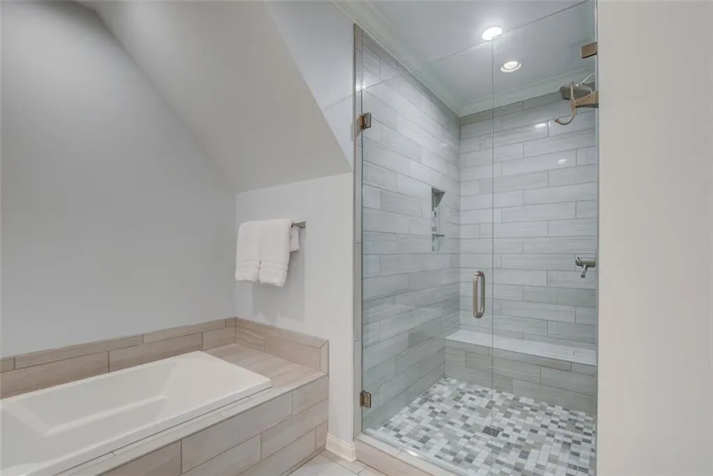205 Crossing Valley Lane, Sandy Springs, Georgia 30339, 3 Bedrooms Bedrooms, ,2 BathroomsBathrooms,Residential,Sold,205 Crossing Valley Lane,7062591