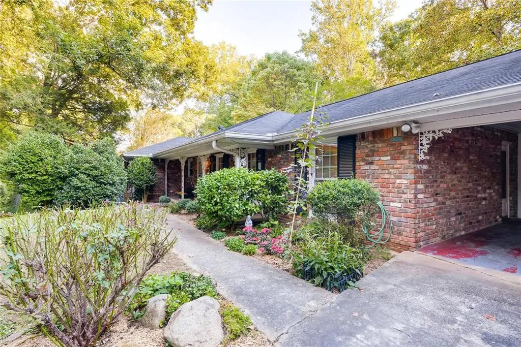 465 Franklin Road, Sandy Springs, Georgia 30342, 4 Bedrooms Bedrooms, ,3 BathroomsBathrooms,Residential,Sold,465 Franklin Road,6082462