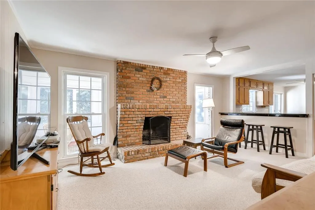 465 Franklin Road, Sandy Springs, Georgia 30342, 4 Bedrooms Bedrooms, ,3 BathroomsBathrooms,Residential,Sold,465 Franklin Road,6082462