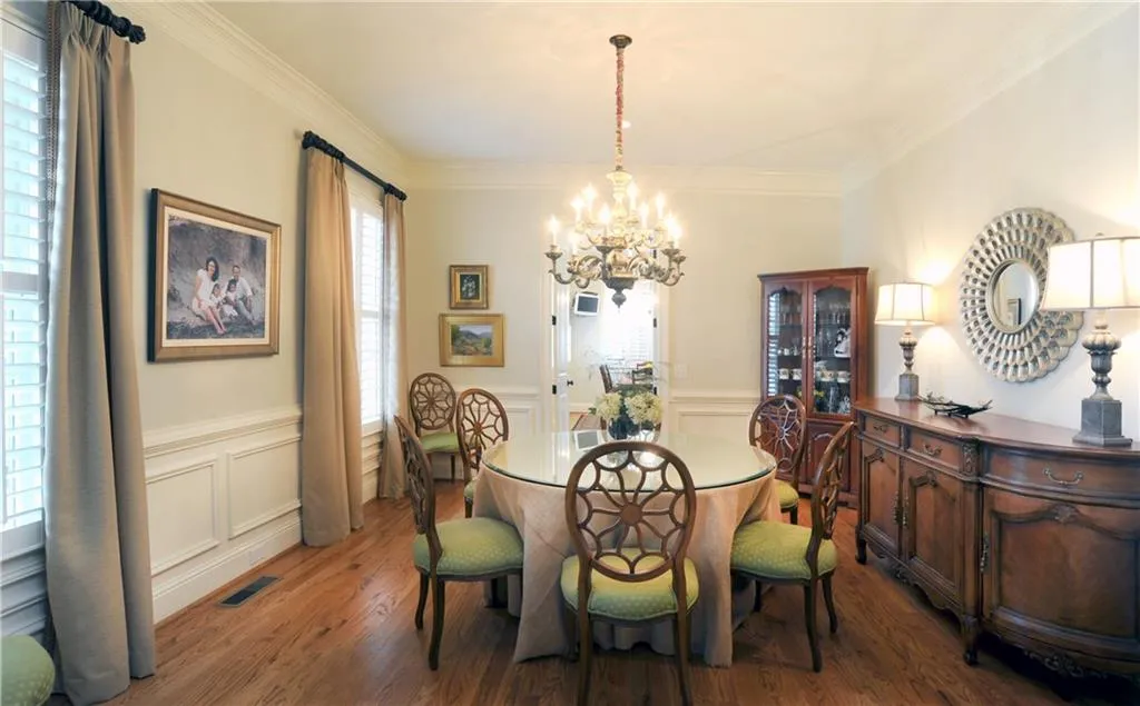 704 Longwood Drive Nw, Atlanta, Georgia 30305, 5 Bedrooms Bedrooms, ,5 BathroomsBathrooms,Residential,Sold,704 Longwood Drive Nw,5643380