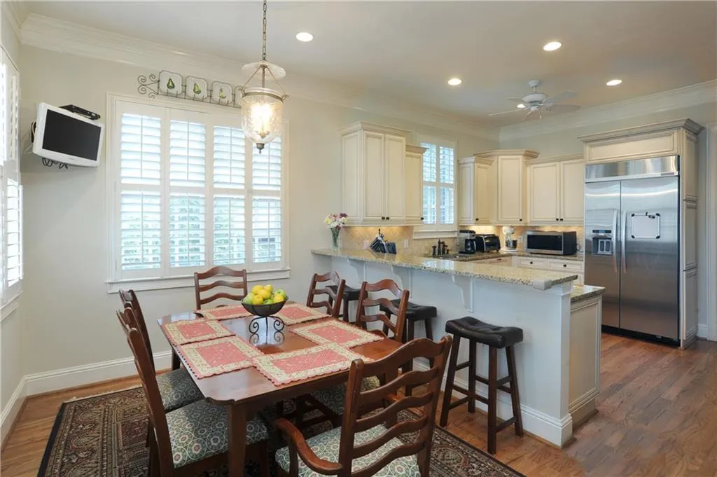 704 Longwood Drive Nw, Atlanta, Georgia 30305, 5 Bedrooms Bedrooms, ,5 BathroomsBathrooms,Residential,Sold,704 Longwood Drive Nw,5643380