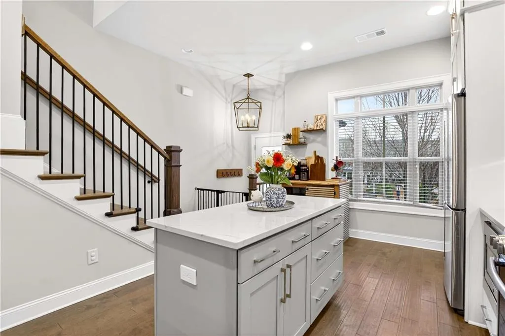 4302 Parkside Place, Atlanta, Georgia 30342, 2 Bedrooms Bedrooms, ,2 BathroomsBathrooms,Residential,For Sale,4302 Parkside Place,7704590