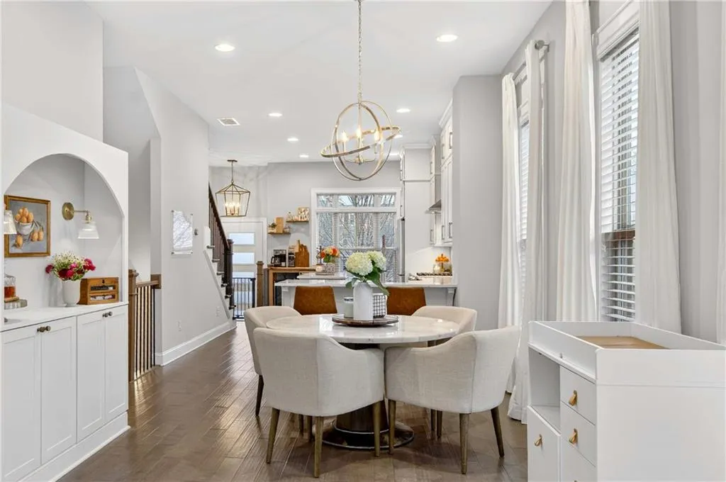 4302 Parkside Place, Atlanta, Georgia 30342, 2 Bedrooms Bedrooms, ,2 BathroomsBathrooms,Residential,For Sale,4302 Parkside Place,7704590