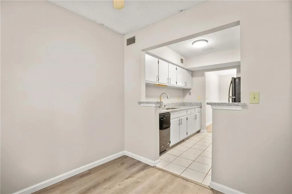 2211 Huntingdon Chase, Atlanta, Georgia 30350, 2 Bedrooms Bedrooms, ,2 BathroomsBathrooms,Residential,Sold,2211 Huntingdon Chase,7422059