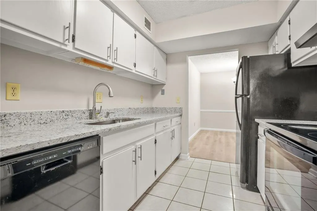 2211 Huntingdon Chase, Atlanta, Georgia 30350, 2 Bedrooms Bedrooms, ,2 BathroomsBathrooms,Residential,Sold,2211 Huntingdon Chase,7422059