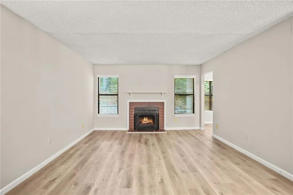 2211 Huntingdon Chase, Atlanta, Georgia 30350, 2 Bedrooms Bedrooms, ,2 BathroomsBathrooms,Residential,Sold,2211 Huntingdon Chase,7422059