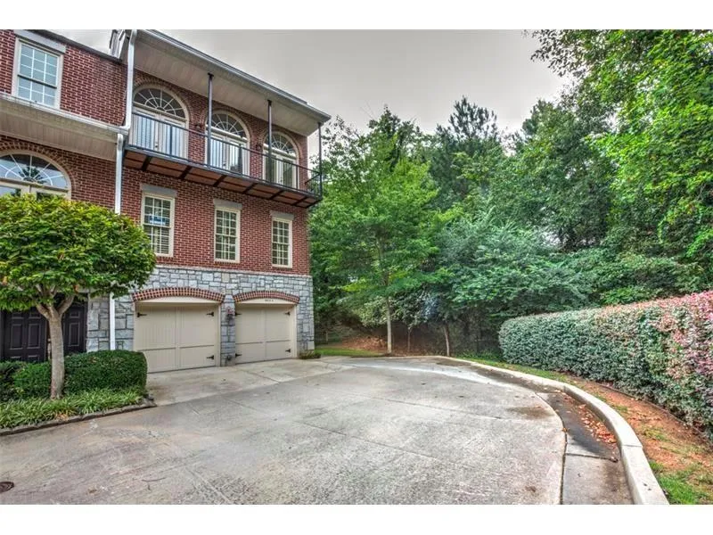 5512 Glenridge Drive Unit O, Atlanta, Georgia 30342, 3 Bedrooms Bedrooms, ,3 BathroomsBathrooms,Residential,Sold,5512 Glenridge Drive Unit O,6011072