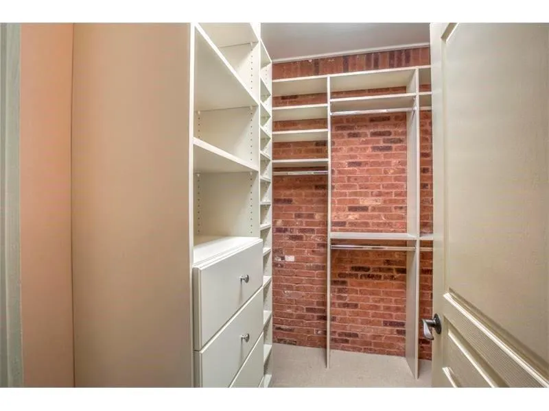 5512 Glenridge Drive Unit O, Atlanta, Georgia 30342, 3 Bedrooms Bedrooms, ,3 BathroomsBathrooms,Residential,Sold,5512 Glenridge Drive Unit O,6011072