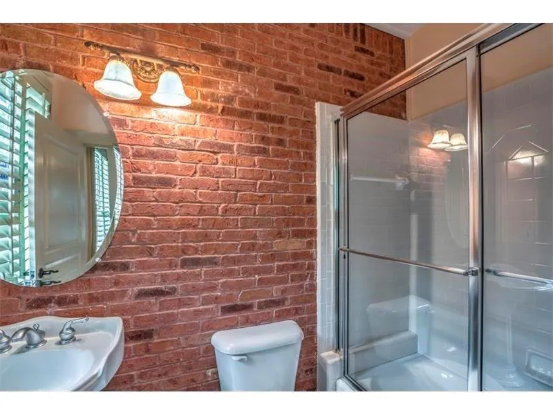 5512 Glenridge Drive Unit O, Atlanta, Georgia 30342, 3 Bedrooms Bedrooms, ,3 BathroomsBathrooms,Residential,Sold,5512 Glenridge Drive Unit O,6011072