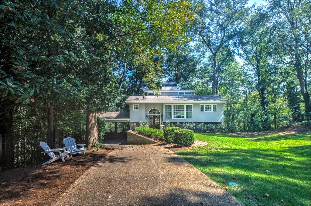 2925 Ridgewood Circle Nw, Atlanta, Georgia 30327, 4 Bedrooms Bedrooms, ,3 BathroomsBathrooms,Residential,Sold,2925 Ridgewood Circle Nw,5910840