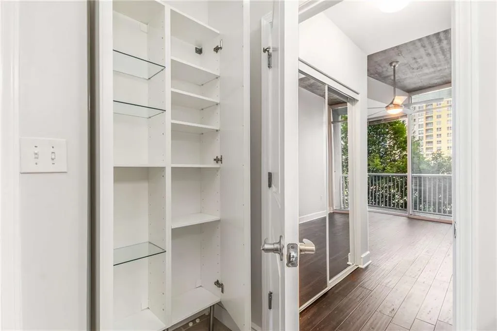 950 W Peachtree Street Nw Unit 802, Atlanta, Georgia 30309, 1 Bedroom Bedrooms, ,1 BathroomBathrooms,Residential,For Sale,950 W Peachtree Street Nw Unit 802,7628281