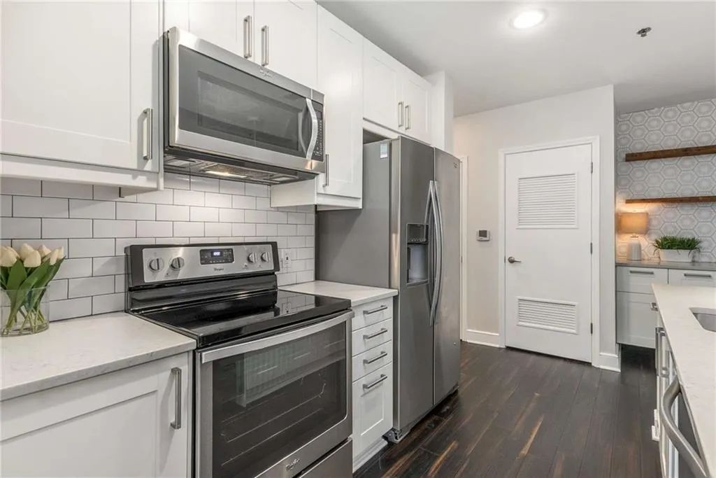 950 W Peachtree Street Nw Unit 802, Atlanta, Georgia 30309, 1 Bedroom Bedrooms, ,1 BathroomBathrooms,Residential,For Sale,950 W Peachtree Street Nw Unit 802,7628281